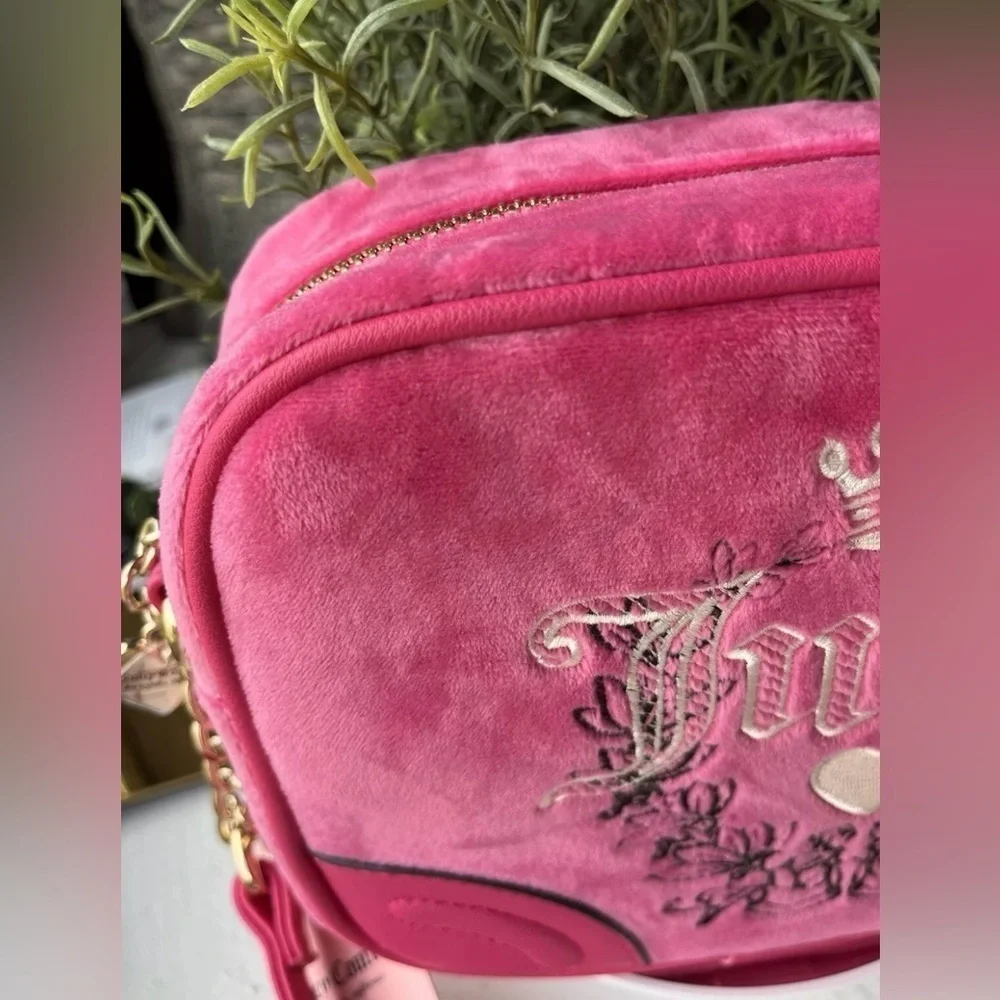 Juicy Couture Free Love Heritage Velour Crossbody Bag Pink w Charm NWT - Picture 4 of 8